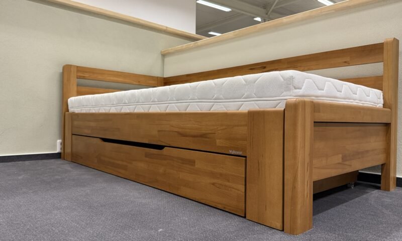 Postel z masivu Duo Nina rozkládací