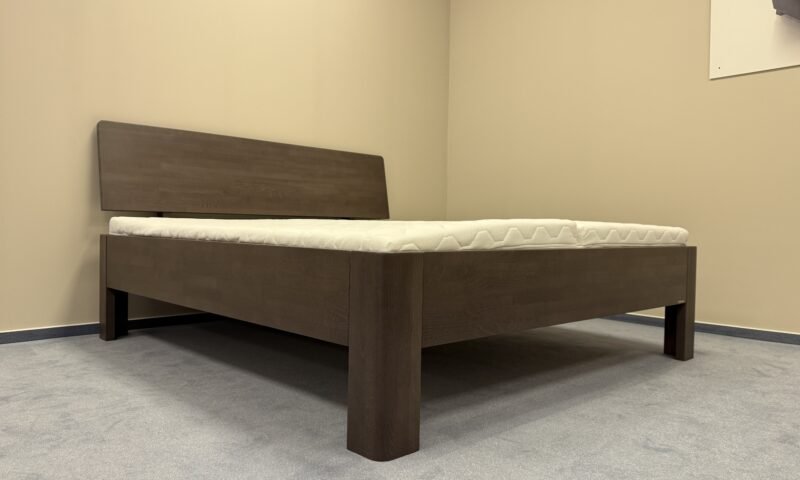 Postel z masivu Astra