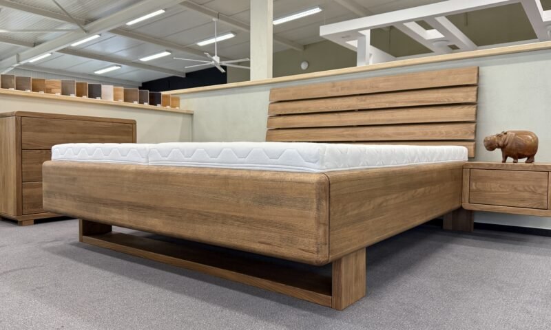 Postel levitující z masivu Laura