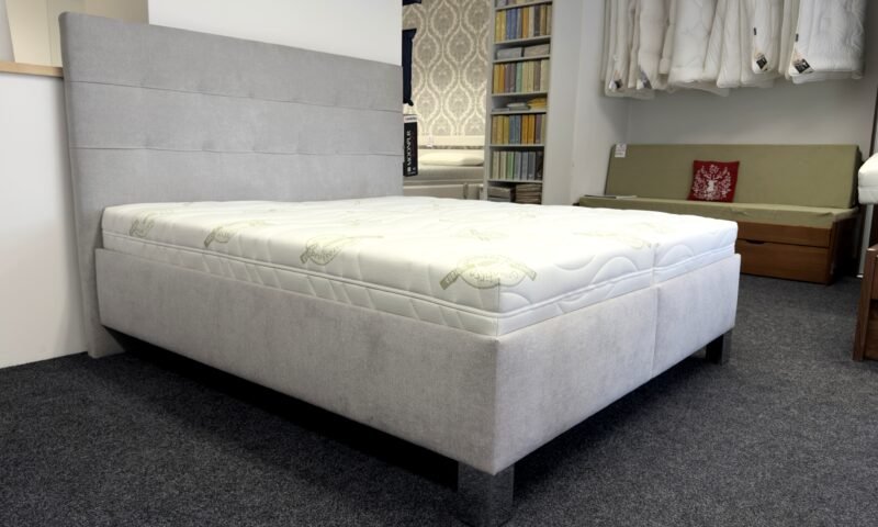 Postel z masivu Ramona